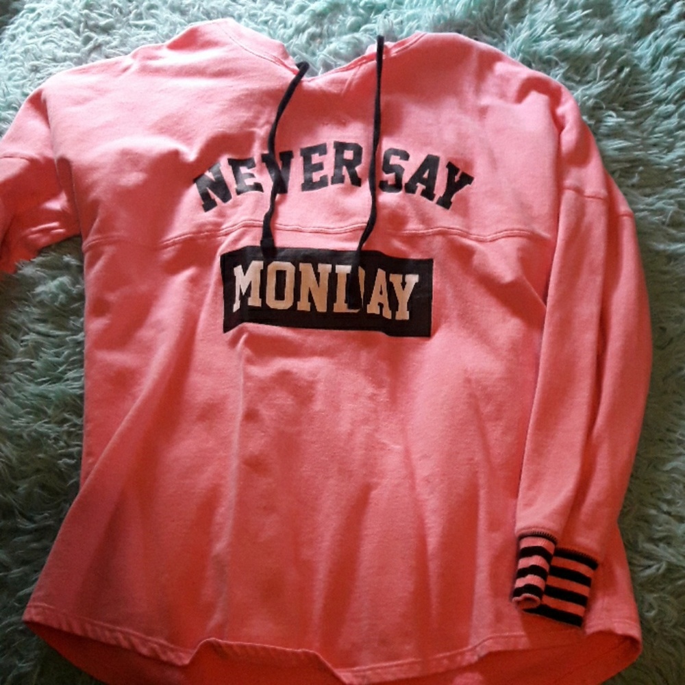 Hooded shirt